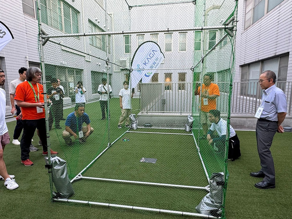 設置直後のドローンエンジニア会議の様子