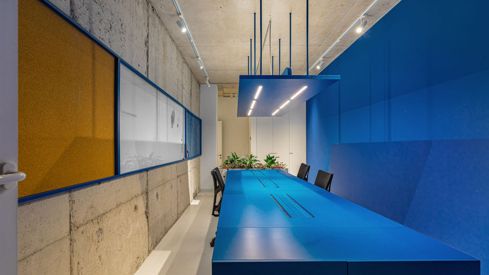 Aménagement bureau sur mesure, mobilier de bureau personnalisé, design intérieur entreprise, agencement professionnel, conception de bureaux modernes, fabrication mobilier haut de gamme, espace de travail ergonomique, optimisation d’espace, laquage sur mesure, mobilier acoustique, bureau sur mesure, décoration bureaux entreprise, aménagement open space, mobilier design, agencement espace professionnel, conception sur mesure, meubles haut de gamme, fabrication française, NEKA Concept, mobilier entreprise personnalisé, agencement bureaux, mobilier ergonomique, design contemporain, espace de travail inspirant, mobilier fonctionnel, meubles professionnels, solutions d’aménagement bureau.