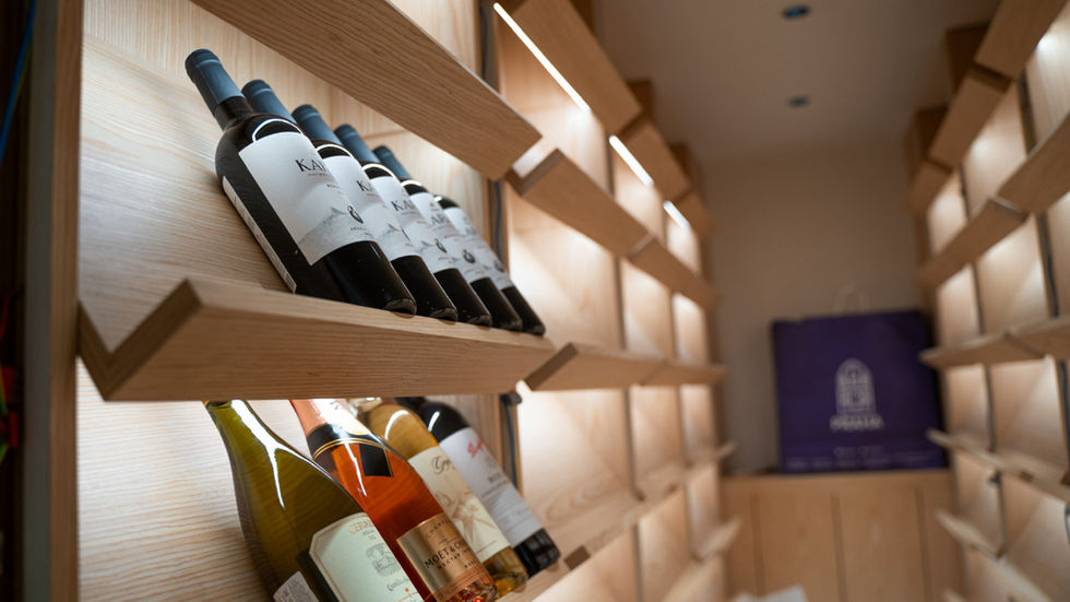 Appartement de luxe, design Art Déco, aménagement intérieur haut de gamme, mobilier sur mesure, matériaux nobles, architecture d’intérieur, conception sur mesure, décoration élégante, projet de grande envergure, fabrication artisanale, NEKA Concept.