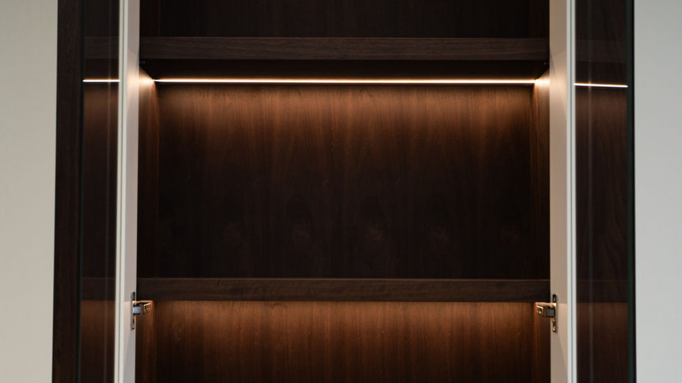 Appartement de luxe, design Art Déco, aménagement intérieur haut de gamme, mobilier sur mesure, matériaux nobles, architecture d’intérieur, conception sur mesure, décoration élégante, projet de grande envergure, fabrication artisanale, NEKA Concept.