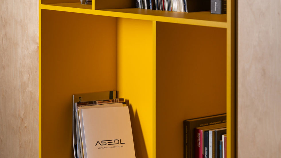 EKA Concept, conception mobilier bureau, usine Glasswork, mobilier sur mesure, matériaux sophistiqués, couleurs naturelles, design industriel, espace de travail fonctionnel, agencement personnalisé, teintes vibrantes, harmonie des couleurs, mobilier moderne, esthétique industrielle, aménagement bureau, mobilier élégant, conception sur mesure, ambiance professionnelle, mobilier haut de gamme, design fonctionnel.