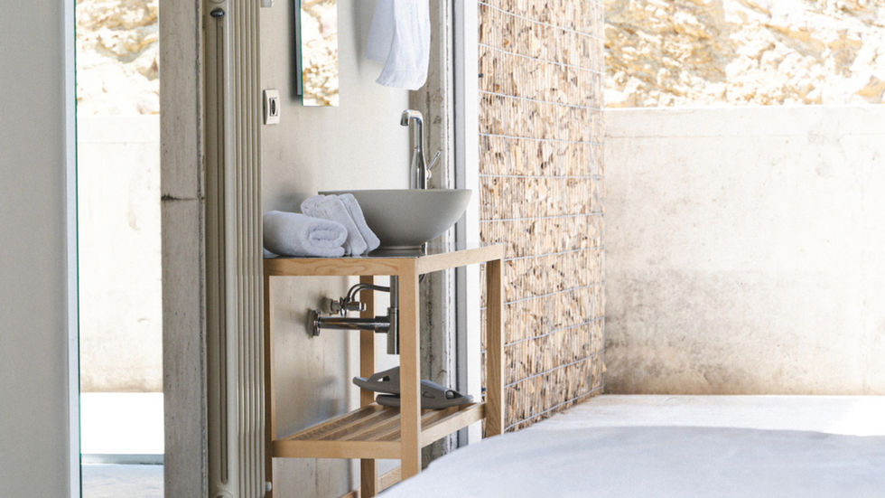 esign hôtel minimaliste mobilier sur-mesure hôtel agencement intérieur haut de gamme architecture intérieure contemporaine mobilier design NEKAconcept décoration sobre et élégante hôtel design sur-mesure matériaux nobles intérieur concept hôtel NEKAconcept design intemporel menuiserie artisanale hôtel mobilier en bois massif aménagement chambre d’hôtel mobilier intégré personnalisé agence design intérieur France NEKAconcept agencement hôtel béton brut design intérieur style minimaliste hôtel meubles design exclusifs conception artisanale d’intérieur