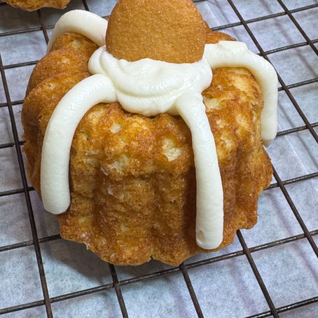 Banana Pudding Mini Bundt Cakes