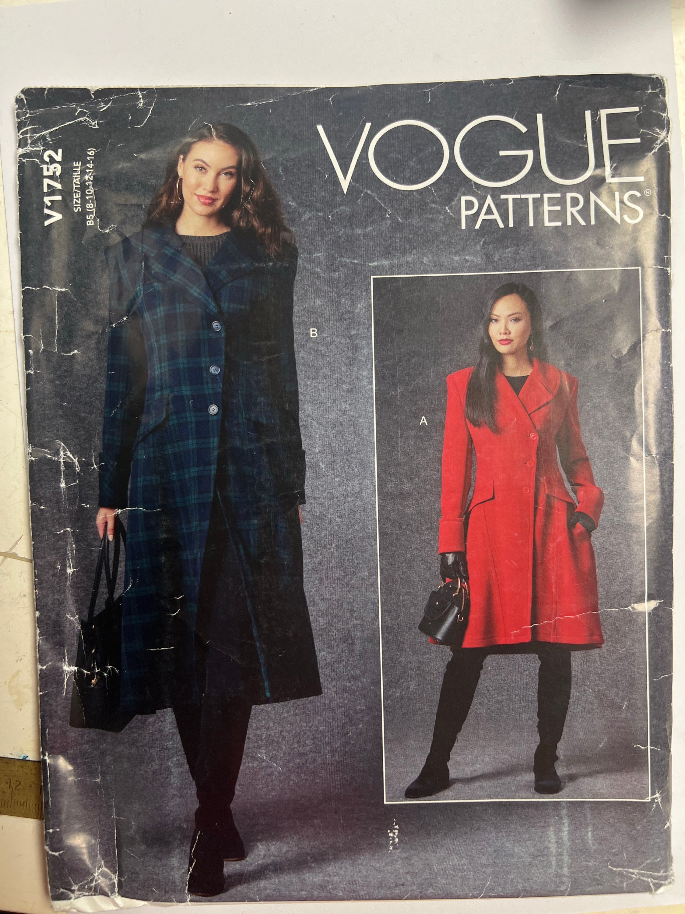 Vogue Pattern V1752 Misses' Coat