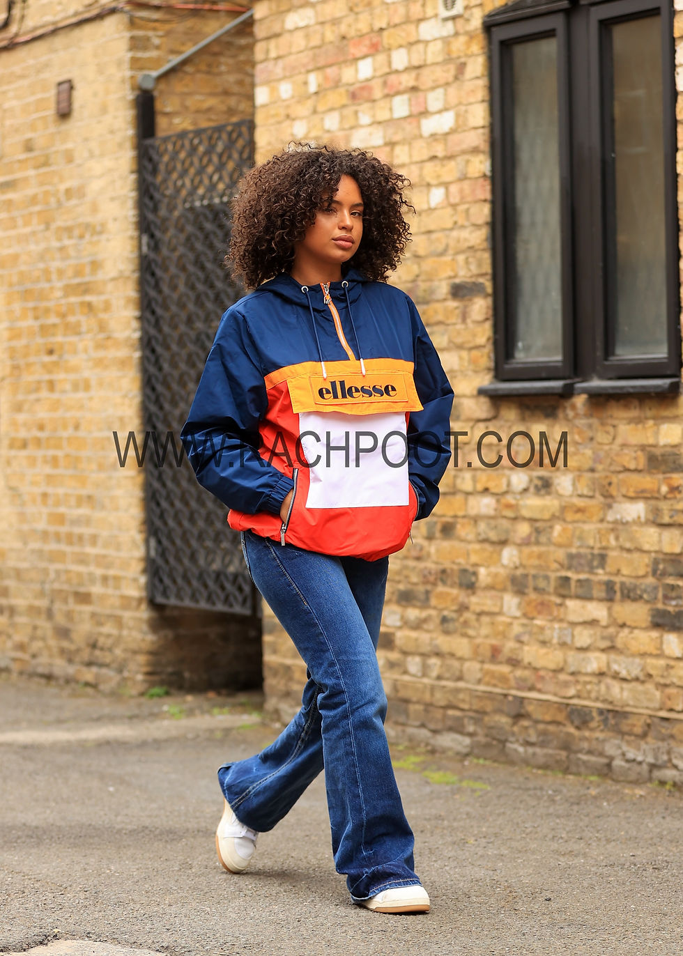 Thumbnail: Paola Locatelli