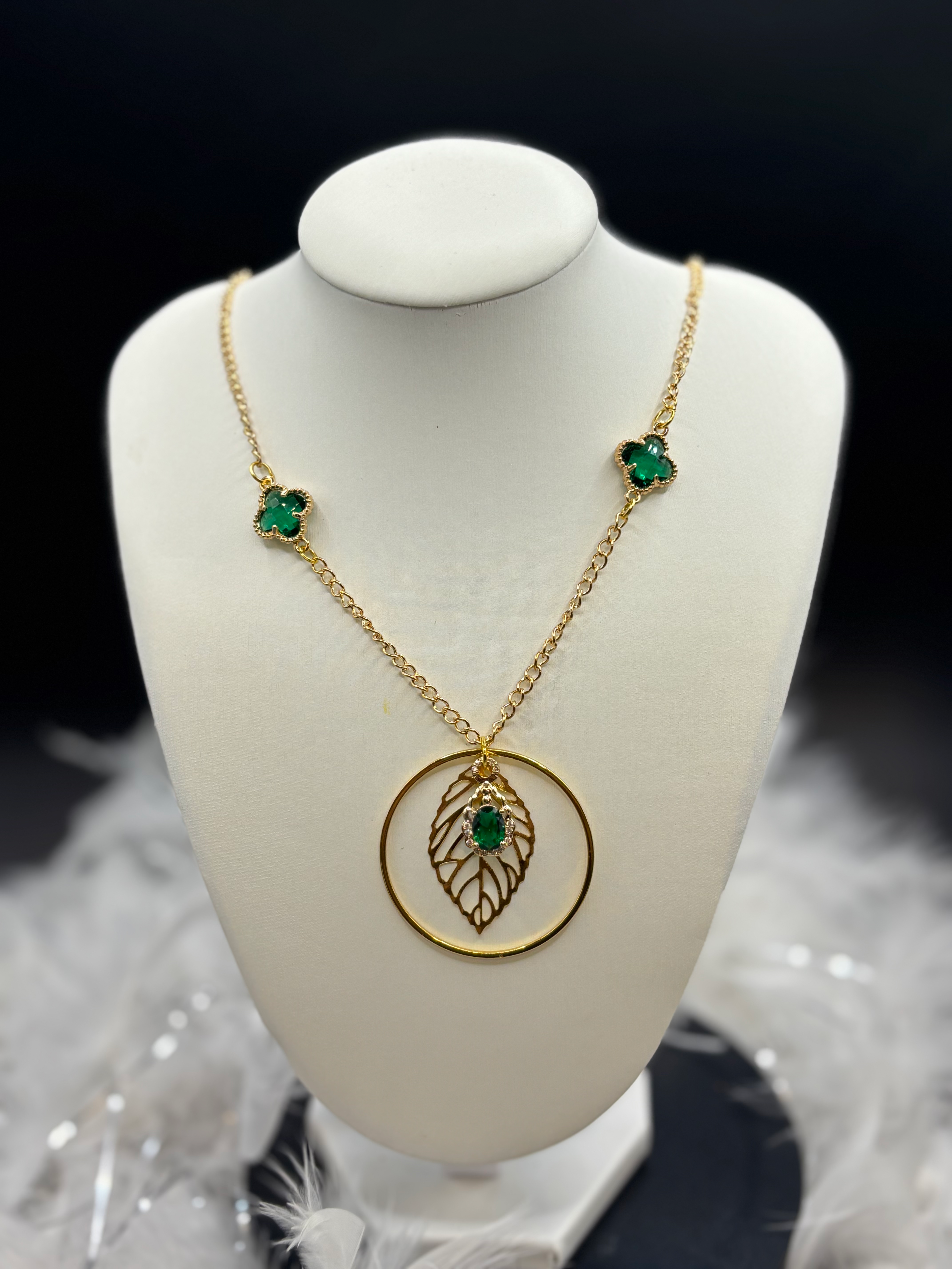 Collier feuille, strasse vert