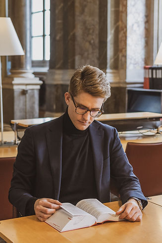 OUSTRIC JEREMIE AVOCAT MONTPELLIER 2-min.jpg