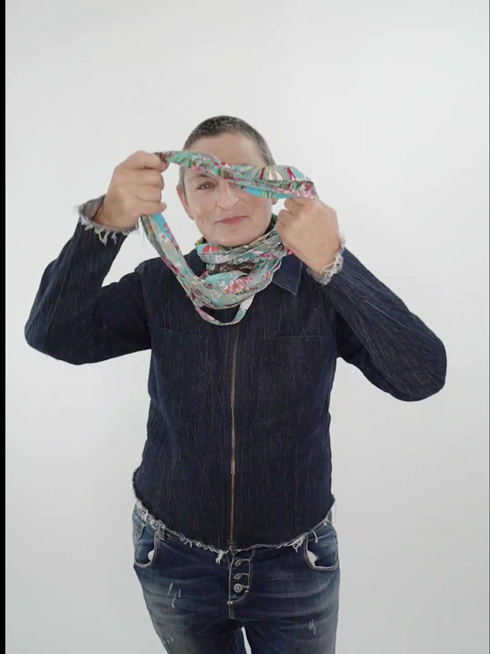 תמונה ממוזערת: צעיף סגור