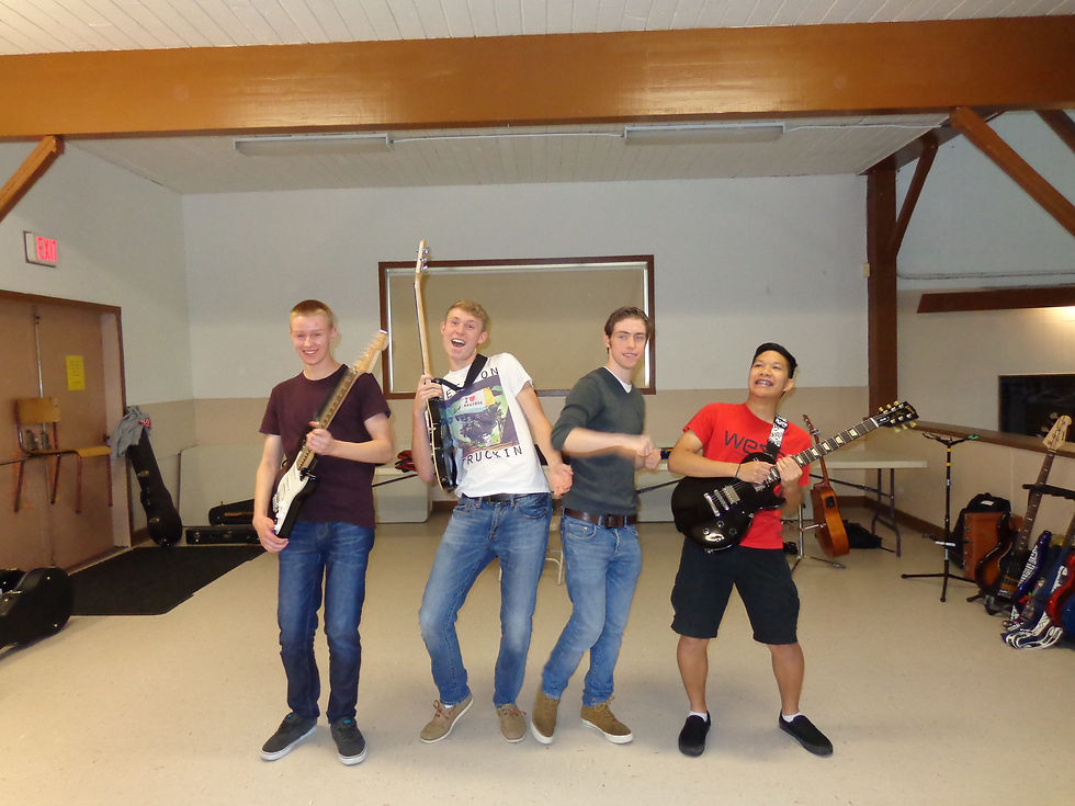 2014 Accent Guitar Summer Recital (34)