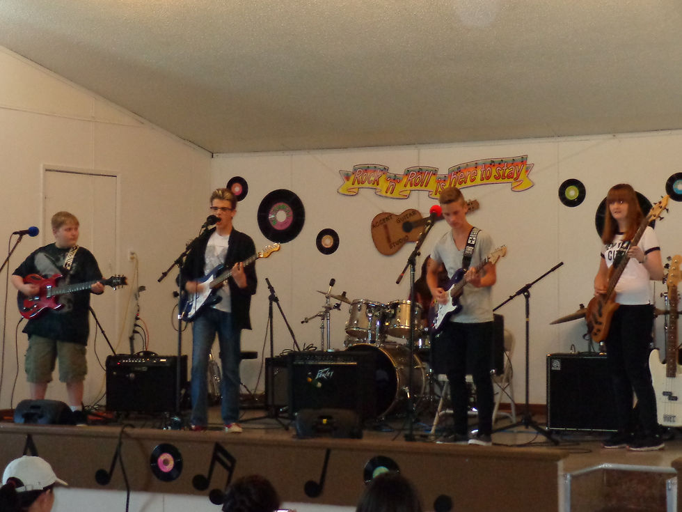 2014 Accent Guitar Summer Recital (37)