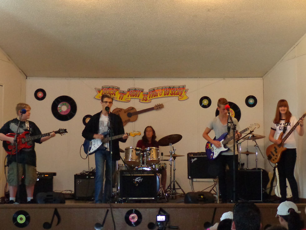 2014 Accent Guitar Summer Recital (38)