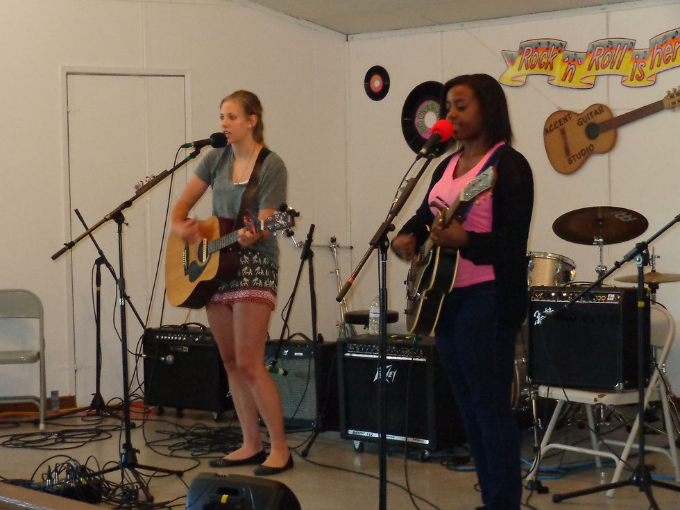 2014 Accent Guitar Summer Recital (28)