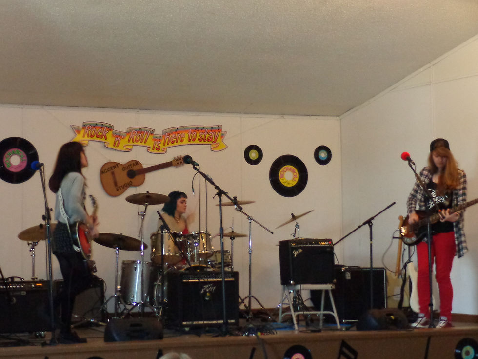 2014 Accent Guitar Summer Recital (43)