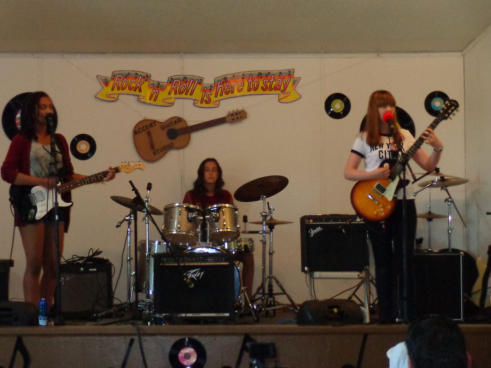 2014 Accent Guitar Summer Recital (35)