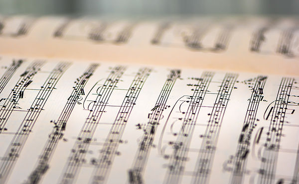 music-book-6168179_1920.jpg
