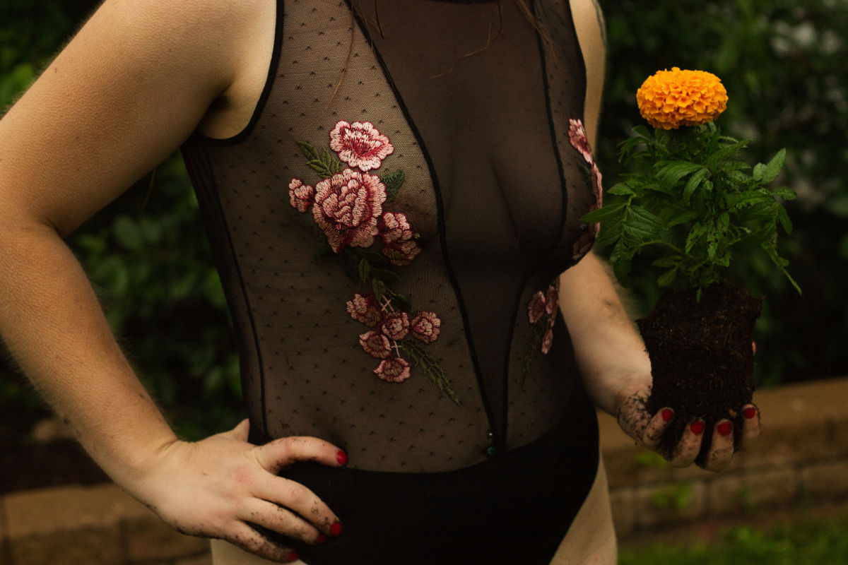 Boudoir by Bekka Canada Traveling Home Boudoir Studio Professional Photography Team lingerie empowerment photos images saskatchewan alberta british columbia bc mantioba ontario toronto ottawa saskatoon calgary victoria celebrity treatment at home