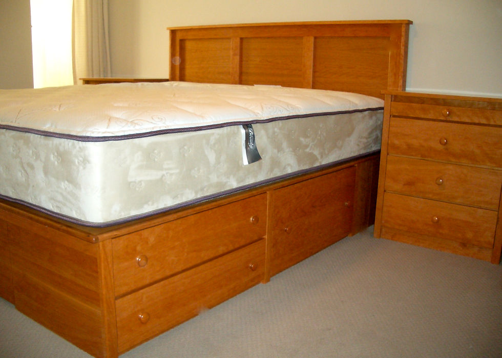 SHAKER WITH RIMLESS PLATFORM