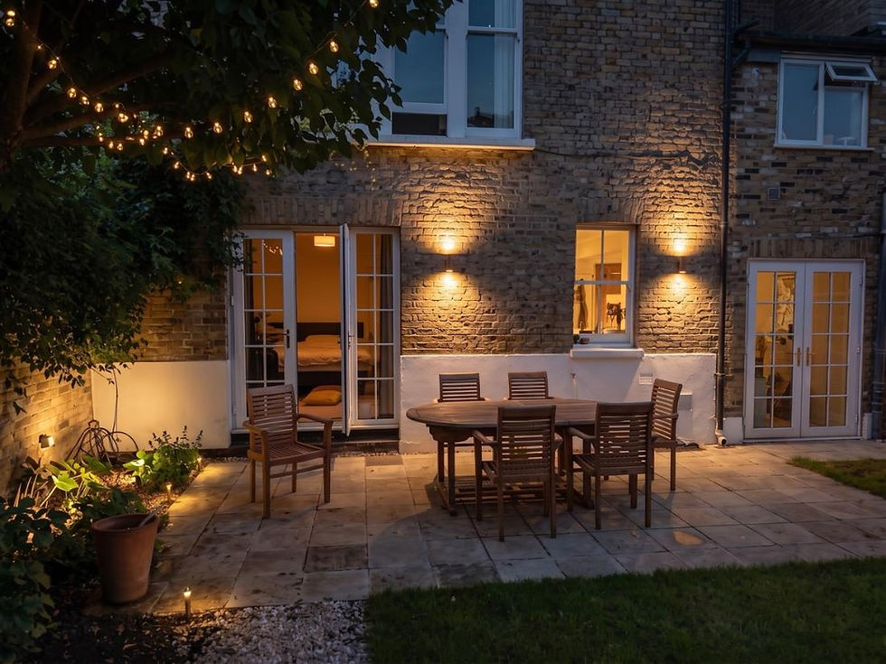 01-warm-layers-01-dining-terrace.jpg