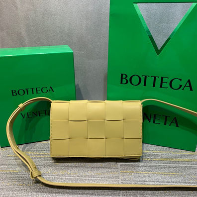 [우버급 보테가베네타] 카세트백