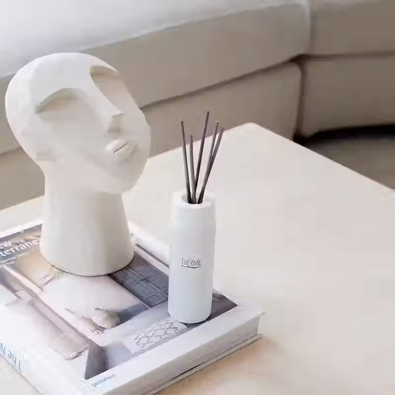 Miniatura: Patyczki zapachowe Therme Saigon Pink Lotus – elegancki zapach i designerski akcent do wnętrza.