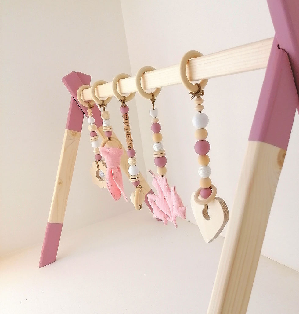 Miniaturbild: Personalisierbarer Baby Spielbogen aus Holz in Fuchsia 👶🩷🌿🇫🇷