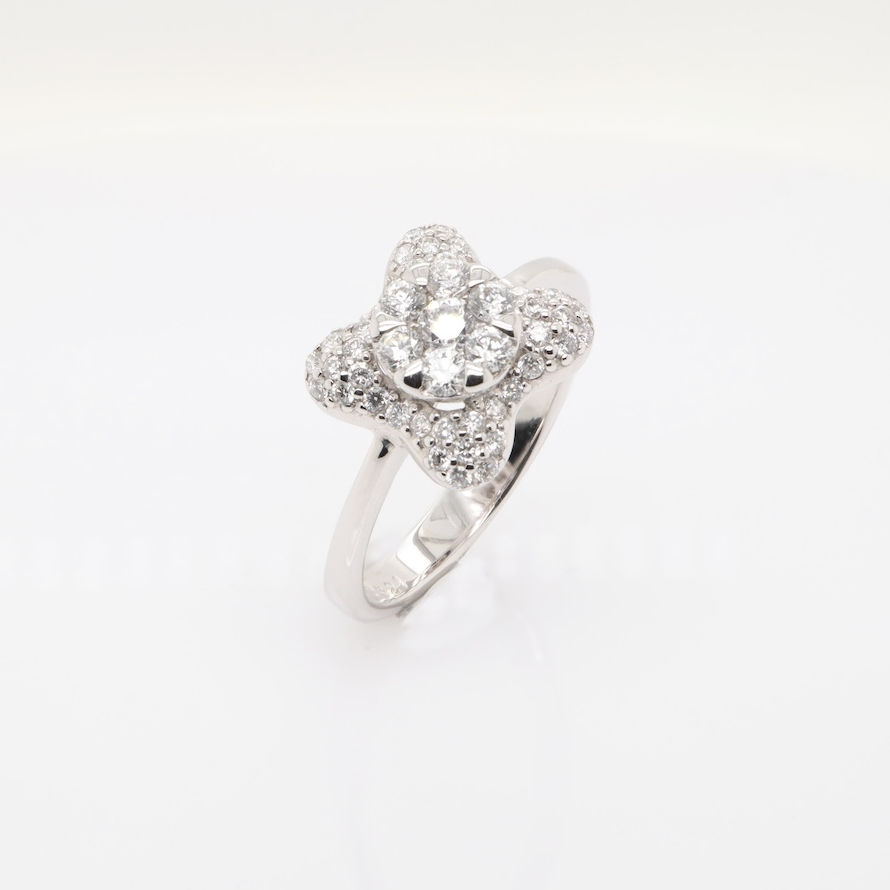 Custom gold diamond flower ring, wholesale fine jewelry.