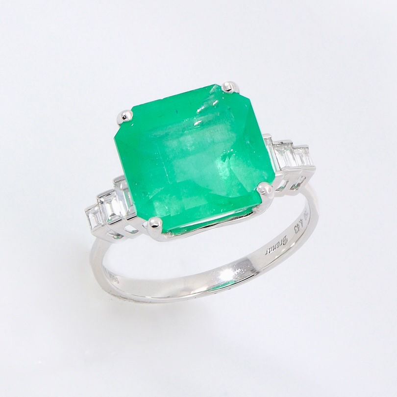 Thumbnail: Art Deco engagement ring setting with graduated baguette diamonds in fine gold.