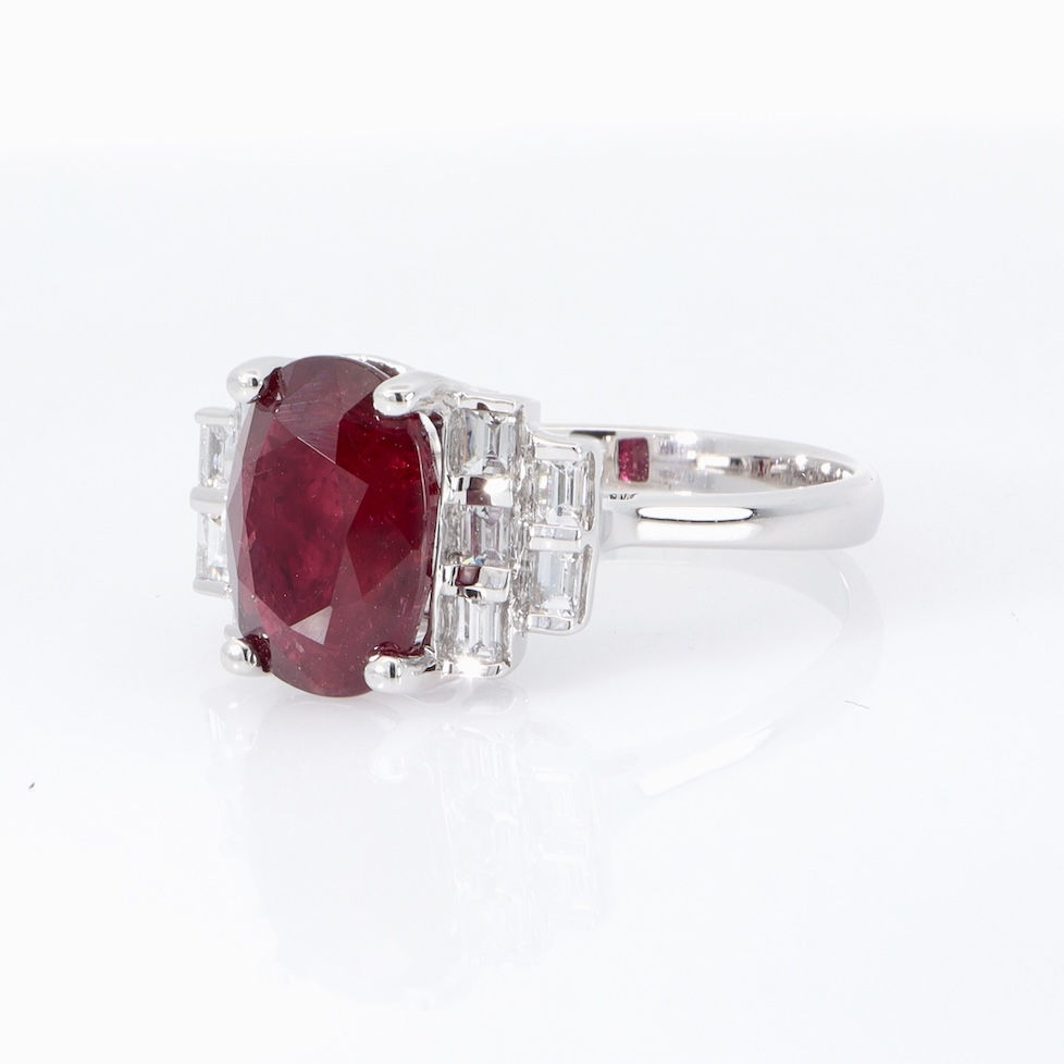 Thumbnail: Graduated baguette diamond engagement ring setting with an Art Deco design in fine gold.