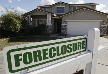 Casa en Florida Central con aviso de foreclosure en la puerta principal | Don Hugo Nunez