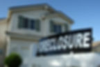 (407) 748-2626 – Casa en Florida con letrero de foreclosure, ejemplo de propiedades en riesgo de ejecución hipotecaria. Don Hugo Nunez ayuda a hispanos en Orlando, Winter Park y Daytona Beach con defensa de embargo hipotecario y soluciones financieras | donhugonunez.com