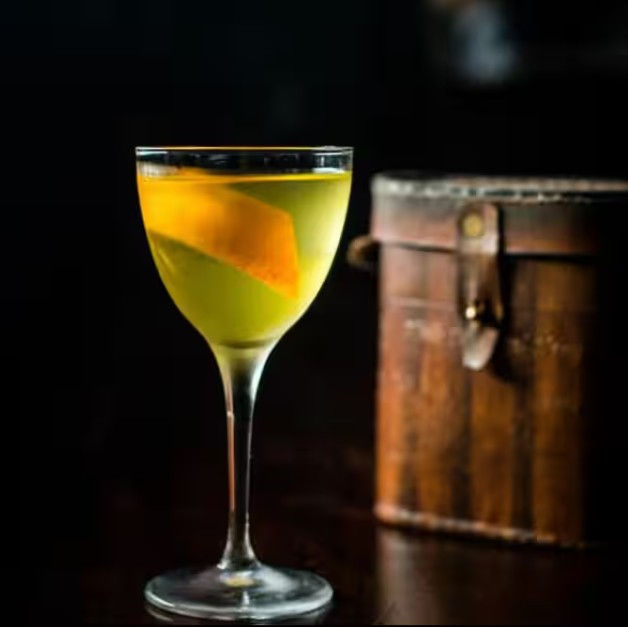 There’s something almost cinematic about walking into Hoots’. It sits quietly above the bustle of Basant Lok Market, hidden on a first-floor corner you could miss if you weren’t looking. But the moment you push open the door, the chaos of the street just melts away. If you are looking for restaurants delhi best, this is the spot. The lights are low, the music hums like a secret, and the whole place feels like it’s letting you in on something special. It’s warm without being loud, stylish without trying too hard, and just moody enough to make you want to stay a while. Whether you’re with someone or slipping in solo, Hoots’ feels like a little pocket of calm carved right out of Delhi’s rush. It is one of the best restaurants in Delhi India.