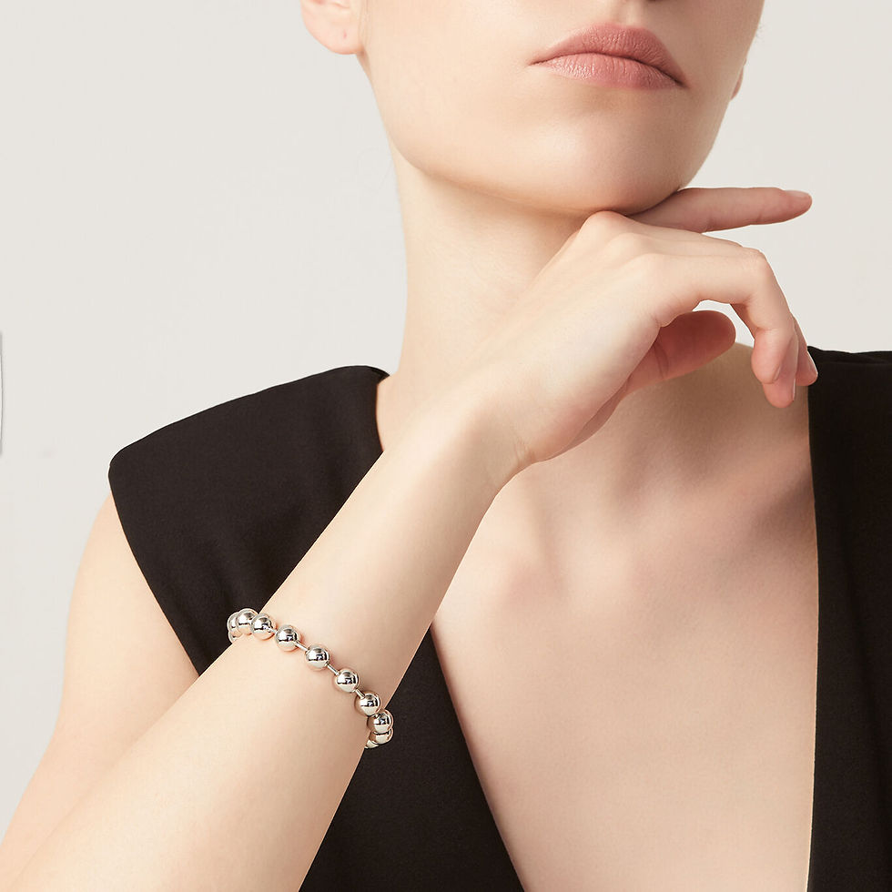 Braccialetto Rolò martellato in argento, elegante e raffinato