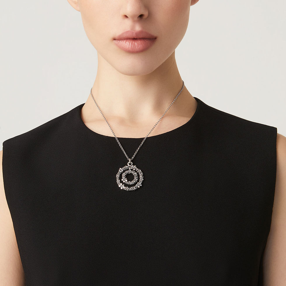 Collana Margherita Garden: Elegante ciondolo rotondo