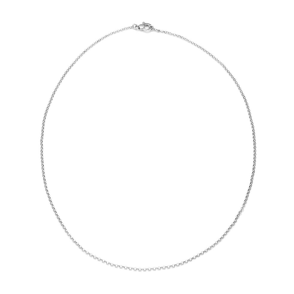 Collana sottile in argento, elegante e minimalista.