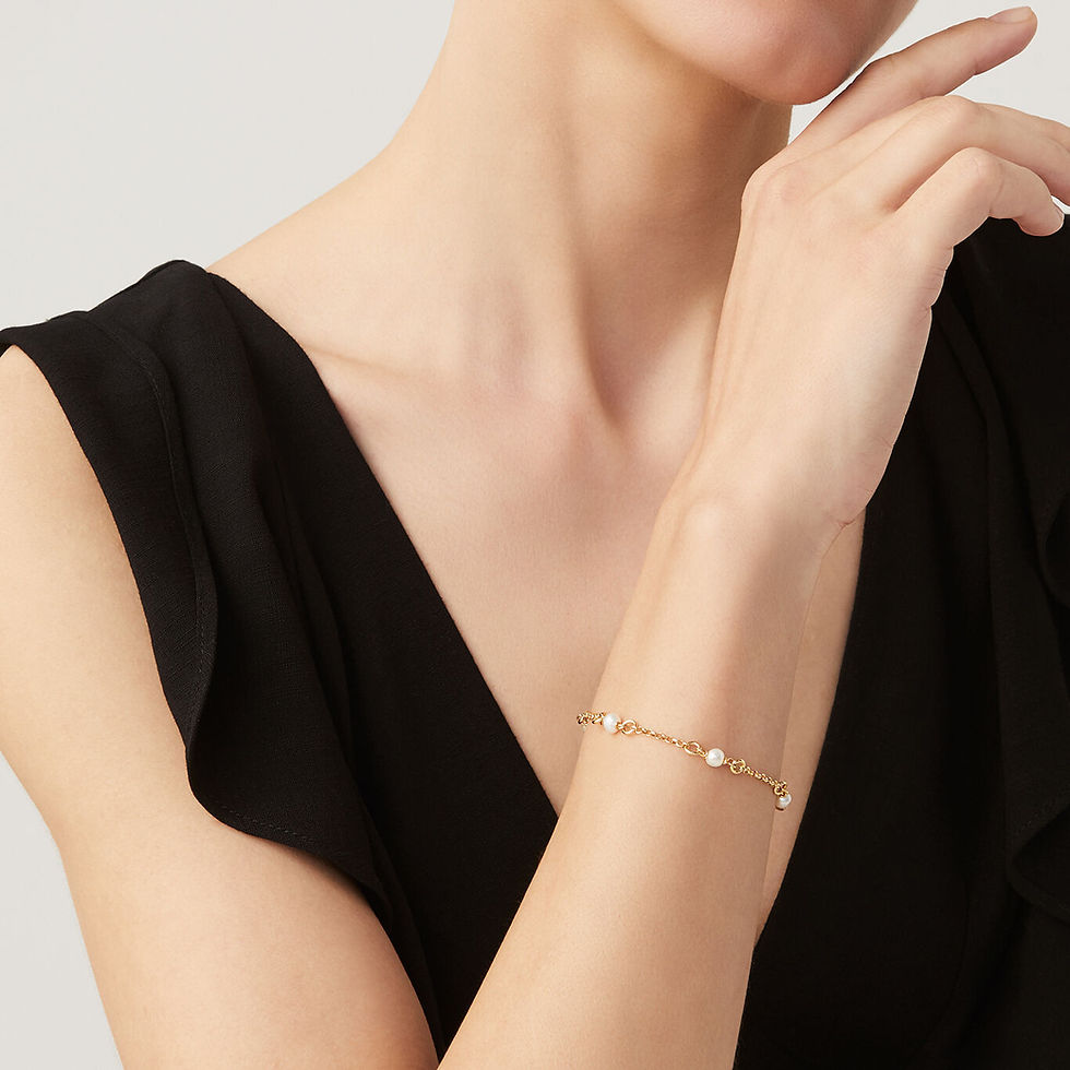 Braccialetto oro con perle: elegante e raffinato