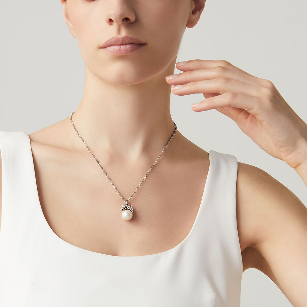 Collana con perla: elegante ciondolo