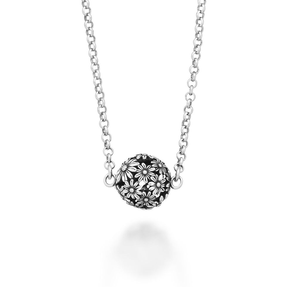 Collana sfera in argento, dettaglio