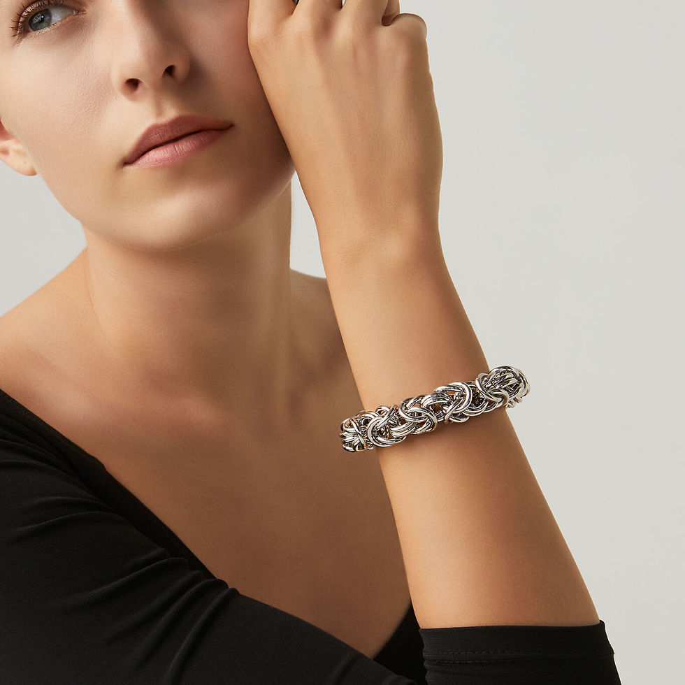 Braccialetto Rolò martellato in argento, gioiello elegante
