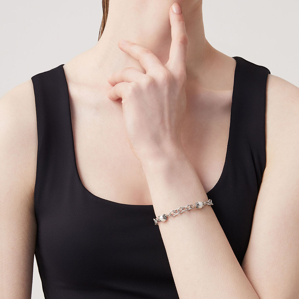 Braccialetto maglia marina mini: elegante braccialetto in metallo, dettaglio al polso