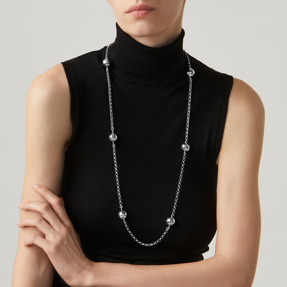 Elegante collana lunga con sfere