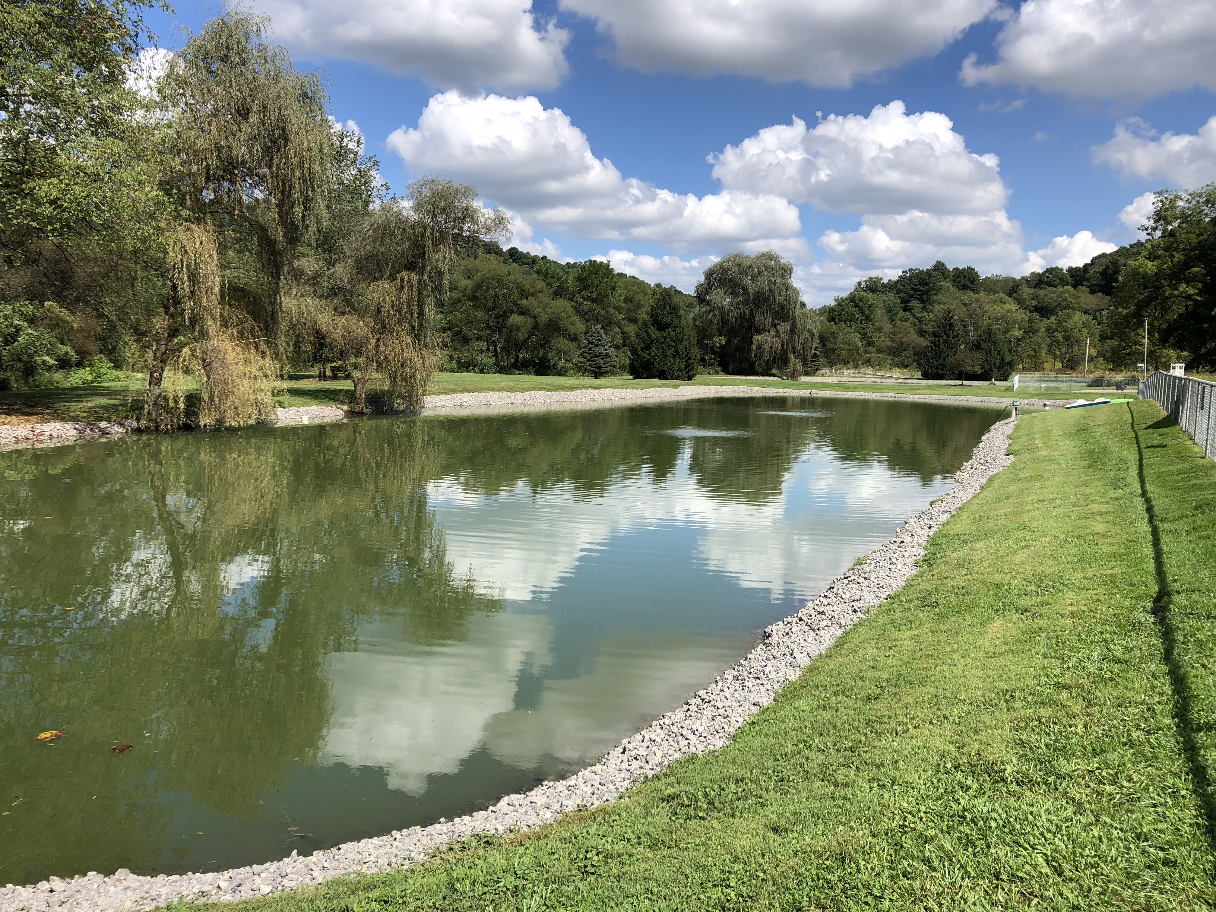 2 ponds for fishing and boating