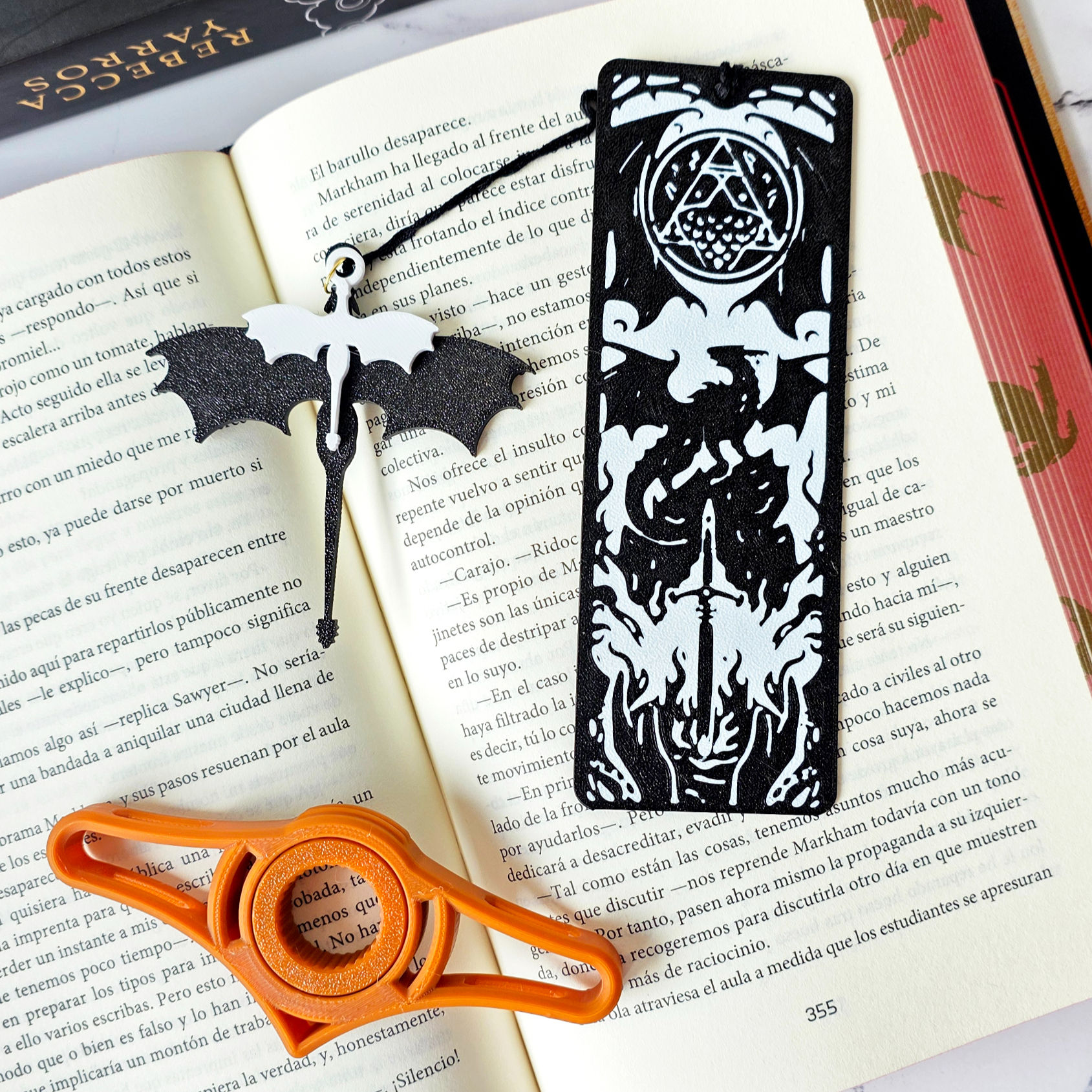 Marca libros Alas de Sangre x 2