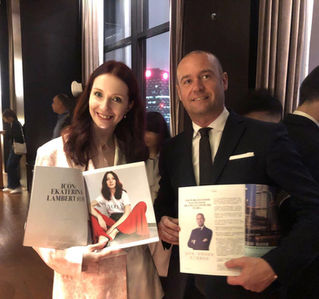 At Bulgari Shanghai, reading Goss magazine: Doing Business with China in 200-economies.com