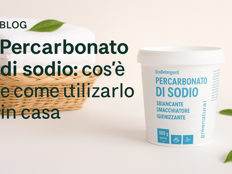 si tratta di una vaschetta da 500g di percarbonato di sodio, commercializzato come sbiancante, smacchiatore e igienizzante ecologico per il bucato e la pulizia della casa, con istruzioni per l'uso e avvertenze di sicurezza.