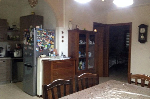 Miniatura: Trilocale ottimo stato, ultimo piano, Viggiù