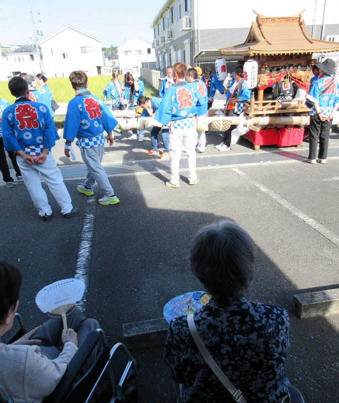 秋祭り　おみこしが来ました