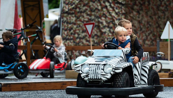 Mini SUVs mieten für Kinder – Safari, Verkehrsgarten & Eventfahrzeuge