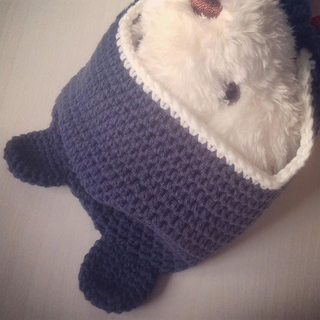 Мишутка и шапка🐻🐣 #шапка #шапкакрючком #мимими #мишкинашапка #шапкамишка #вязаниехобби #длядетей #