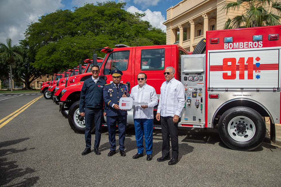 MINPRE y Sistema 911 entregan 12 nuevos camiones de bomberos para fortalecer capacidad de respuesta a emergencias