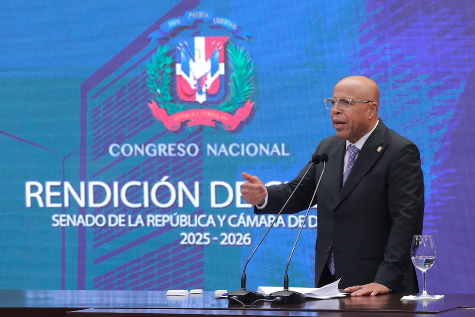 Alfredo Pacheco presenta informe de gestión del año 2025-2026
